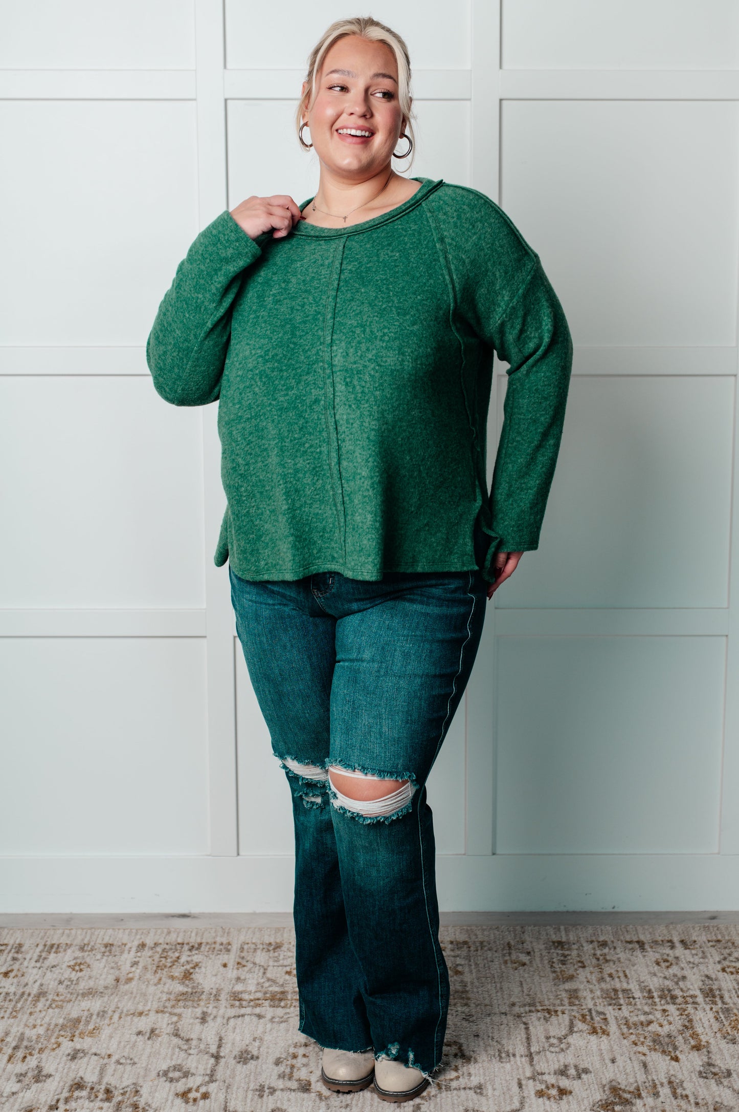 Simple Silhouette Brushed Hacci Sweater in Dark Green